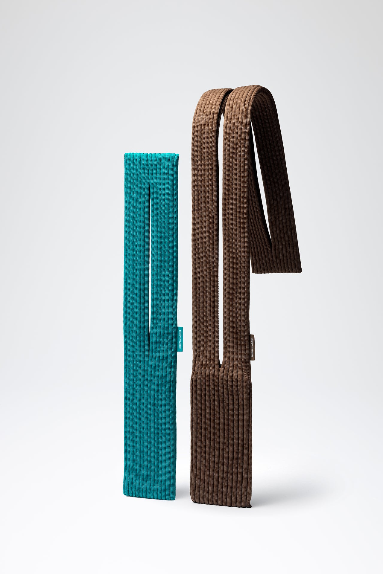 イッセイ ミヤケ Apple iPhone Pocket 新作 ブラウン ターコイズ