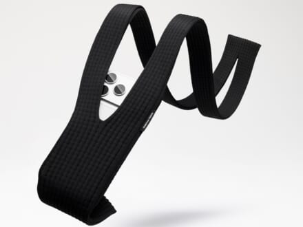 「Apple」と「イッセイ ミヤケ」が大型コラボ!もう一つのポケットになる“iPhone Pocket”が登場!