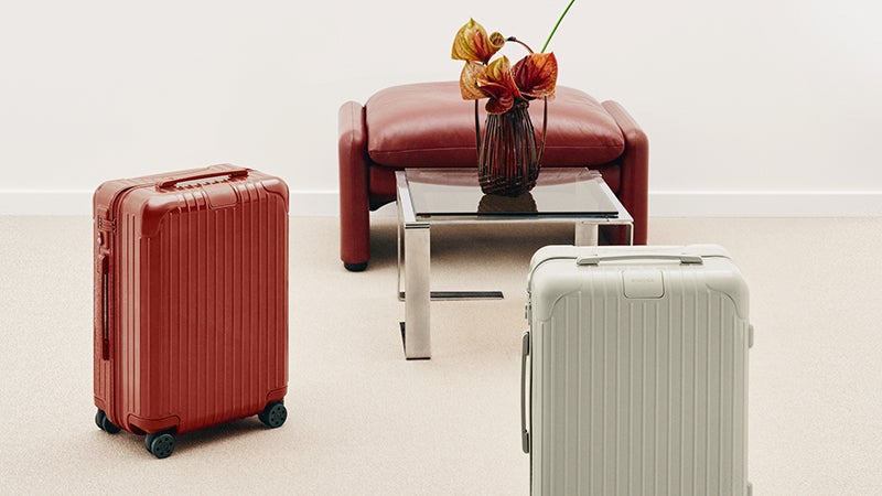 RIMOWA（リモワ）のスーツケース「Essential」シリーズの2025年秋冬の新色、テラコッタとクレイ