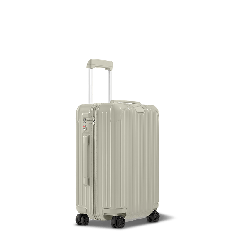 RIMOWAのスーツケース「Essential」サイズは「CABIN」色は「CLAY」