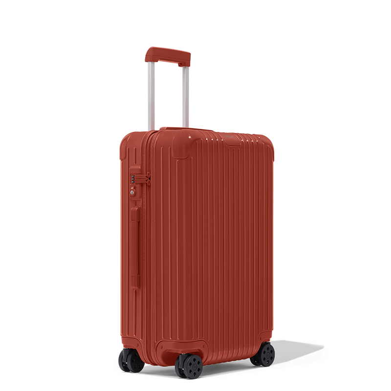 RIMOWAのスーツケース「Essential」サイズは「CHECK-IN M」色は「テラコッタ」