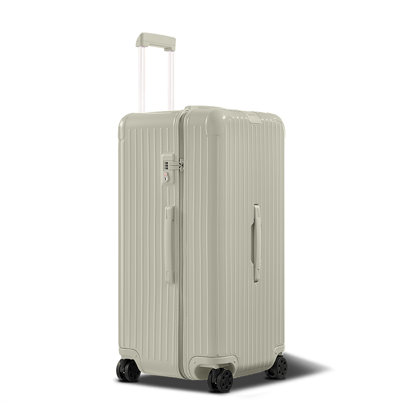 RIMOWAのスーツケース「Essential」サイズは「TRUNK PLUS」色は「CLAY」