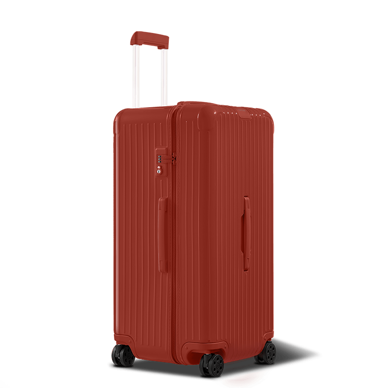 RIMOWAのスーツケース「Essential」サイズは「TRUNK PLUS」色は「テラコッタ」