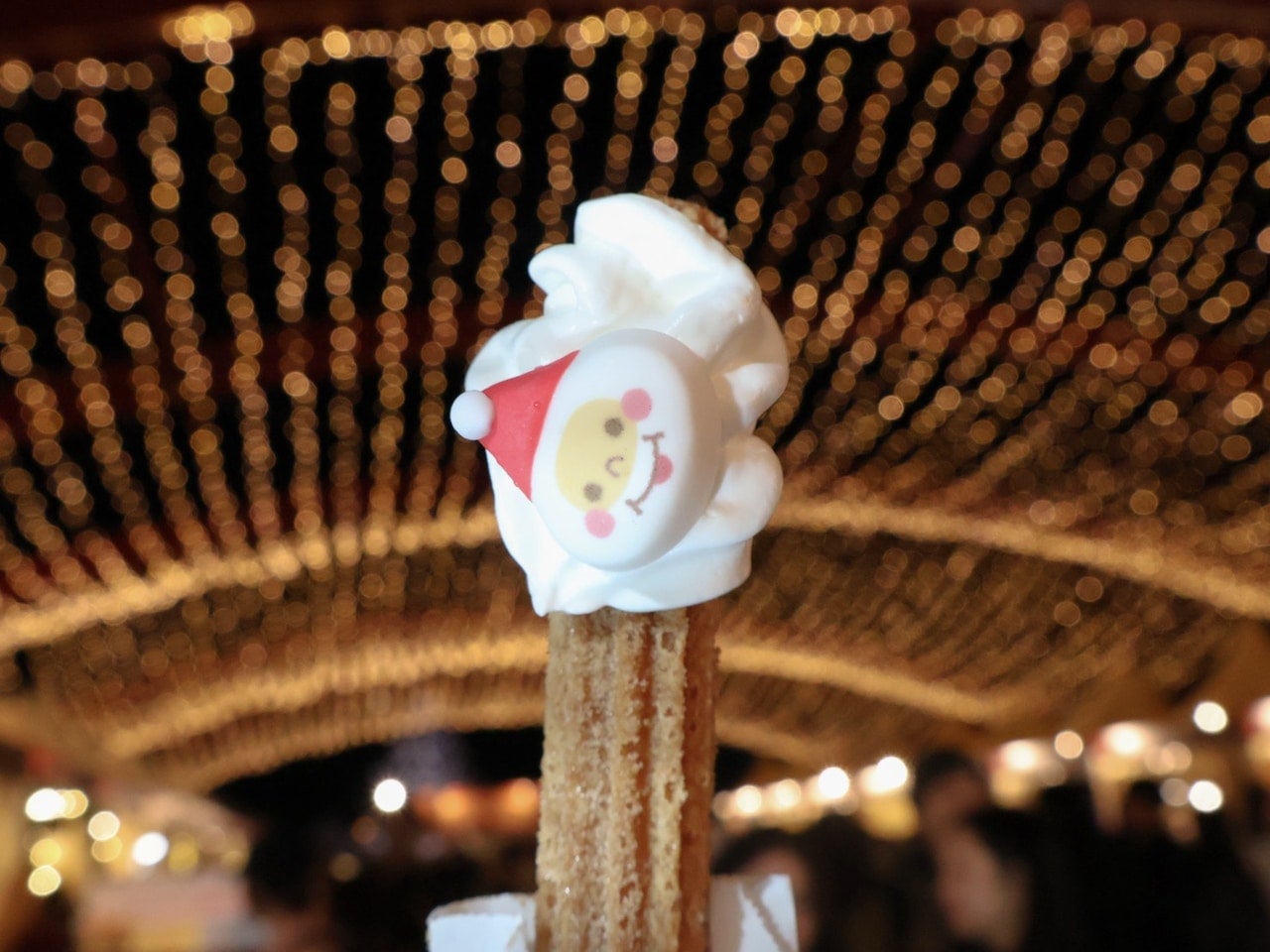 横浜赤レンガ クリスマスマーケット スイーツ グルメ サンタさんのチュロス