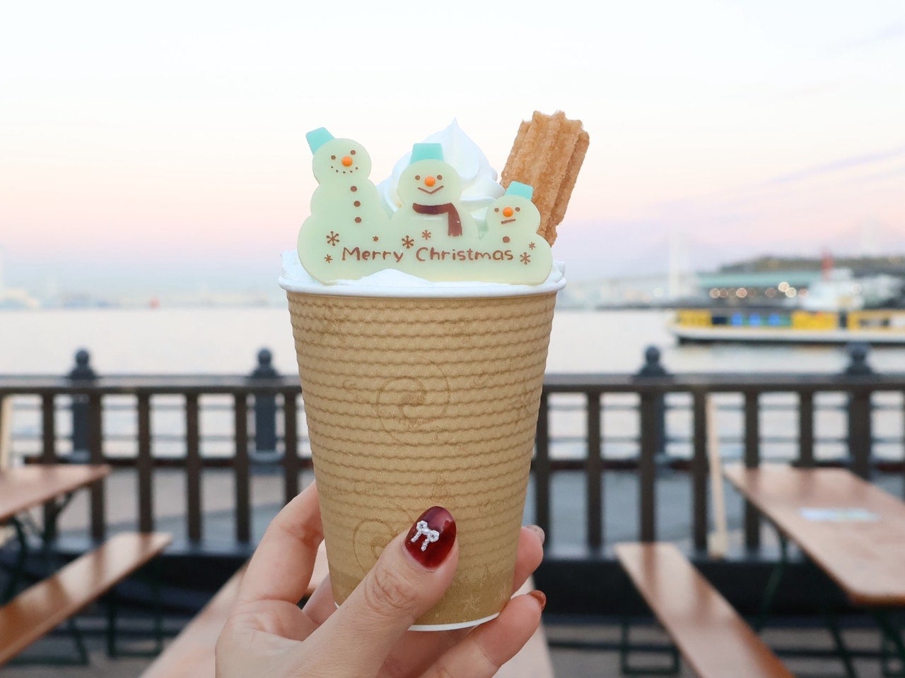 横浜赤レンガ クリスマスマーケット スイーツ グルメ ホットチョコレート