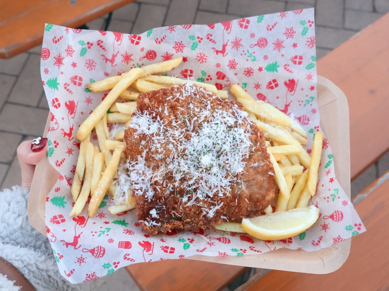 横浜赤レンガ グルメ 「子牛のシュニッツェル」 