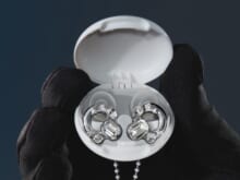 オシャレは耳元から⁉︎「ループ」と「スワロフスキー」からコラボイヤーウェアが限定発売！オシャレ好きの新定番になる逸品！