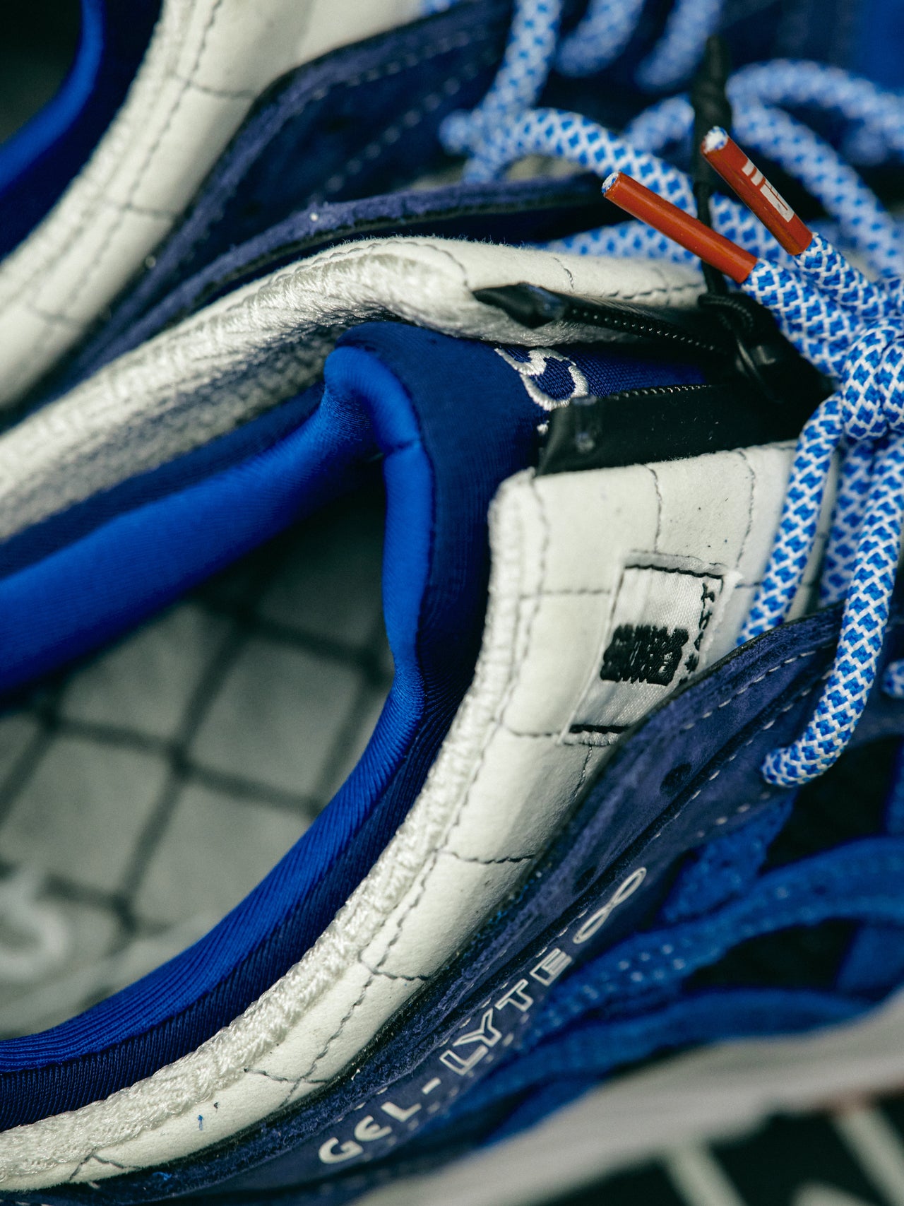 ASICS SportStyleの「GEL-LYTE ∞ GEL-LYTE ∞ “TRICO” “mita sneakers”」のコラボスニーカーのディテール