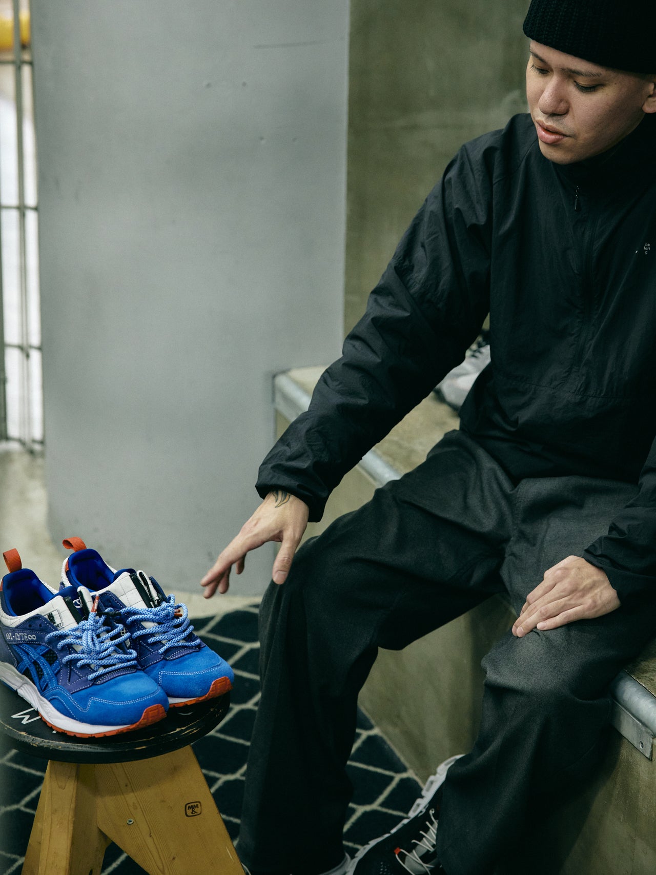ASICS SportStyleの「GEL-LYTE ∞ GEL-LYTE ∞ “TRICO” “mita sneakers”」のコラボスニーカーと草ケ谷さん３