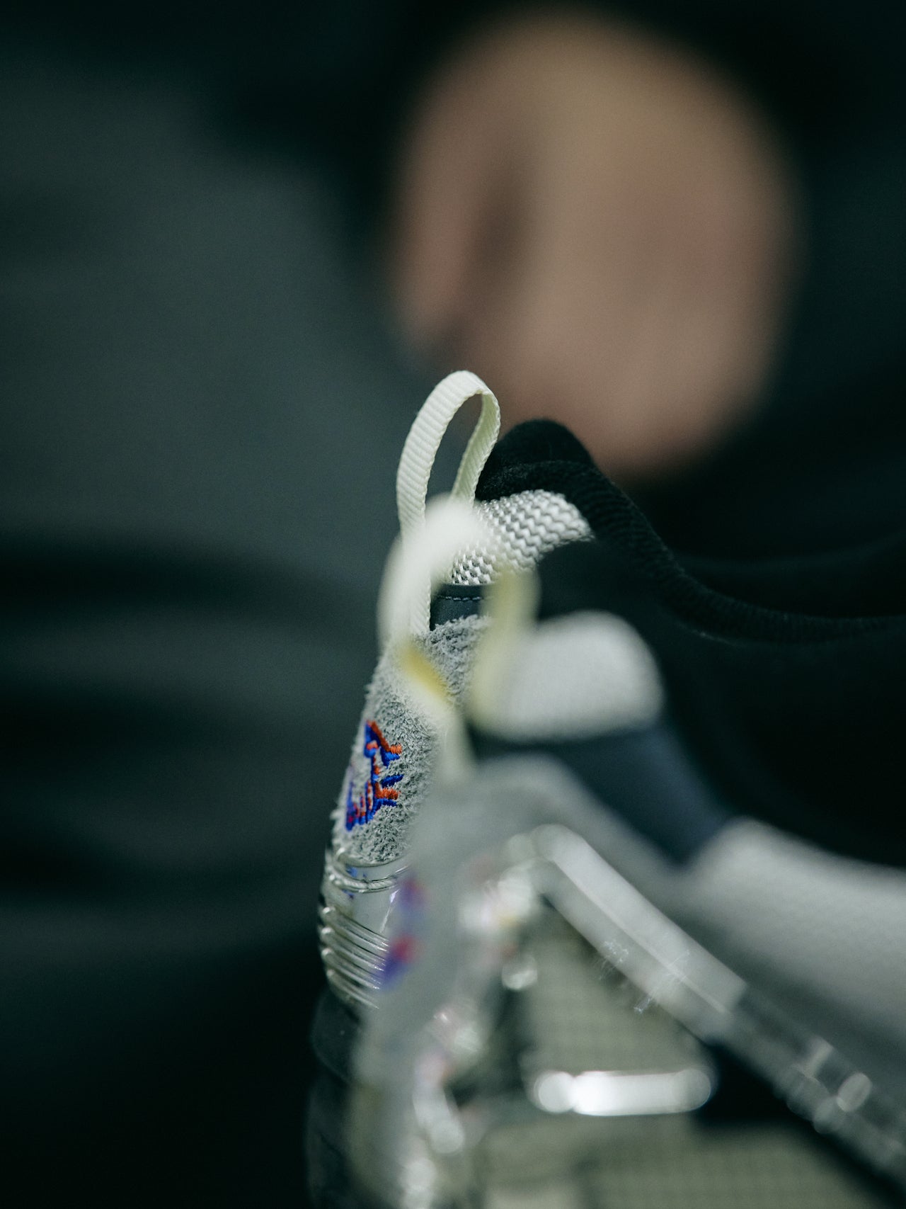 adidas Originalsの「ZX8000 “OFFSPRING×mita sneakers” “CONSORTIUM”のコラボスニーカーのヒール