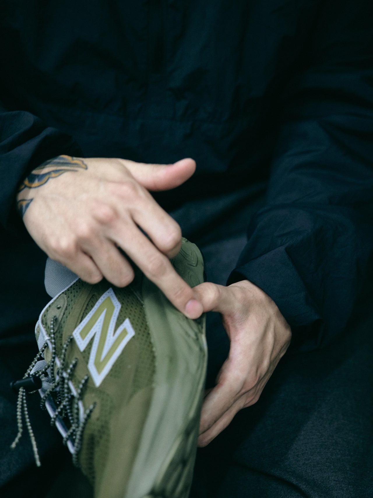 NEW BALANCEの「FRESH FOAM TRAINER "UNITED ARROWS & SONS×mita sneakers"のトリプルコラボスニーカーのサイド