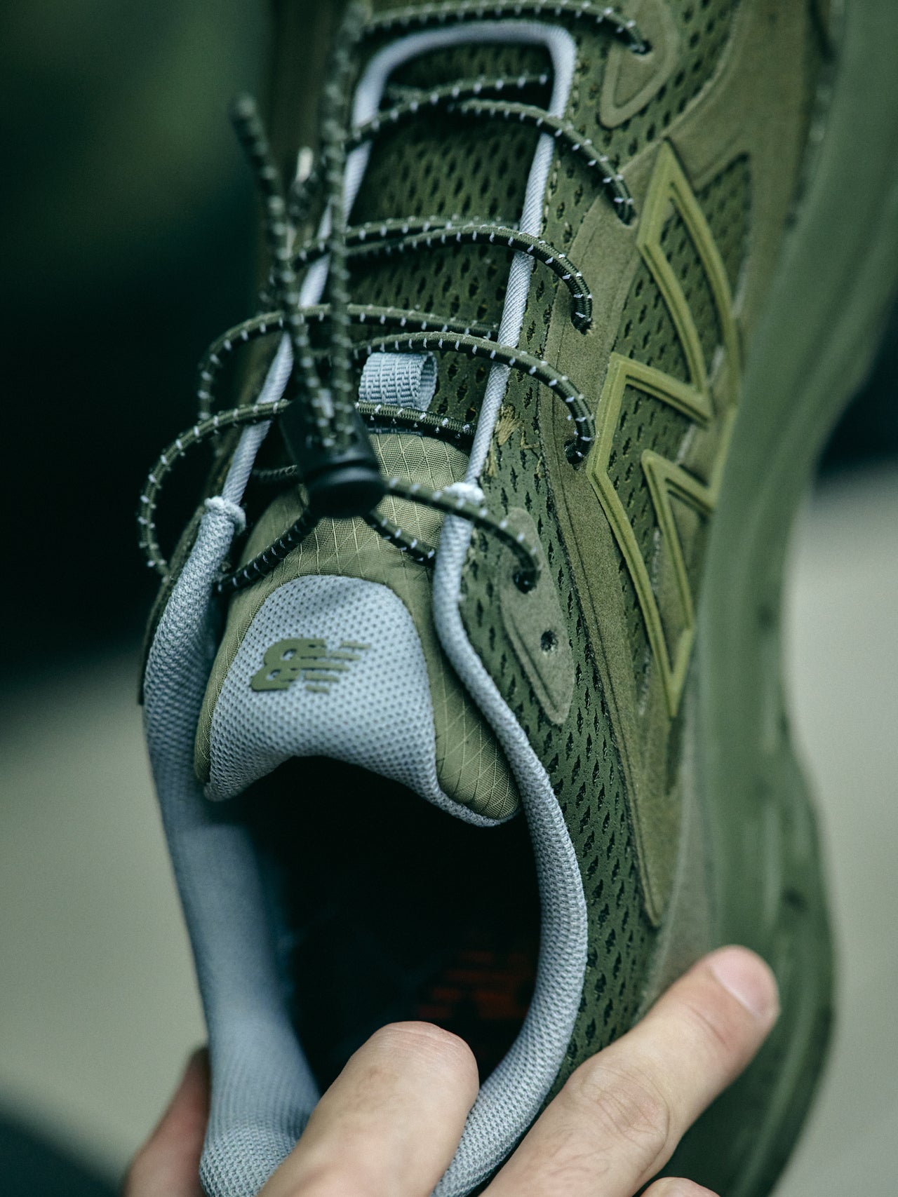 NEW BALANCEの「FRESH FOAM TRAINER "UNITED ARROWS & SONS×mita sneakers"のトリプルコラボスニーカーのアッパー