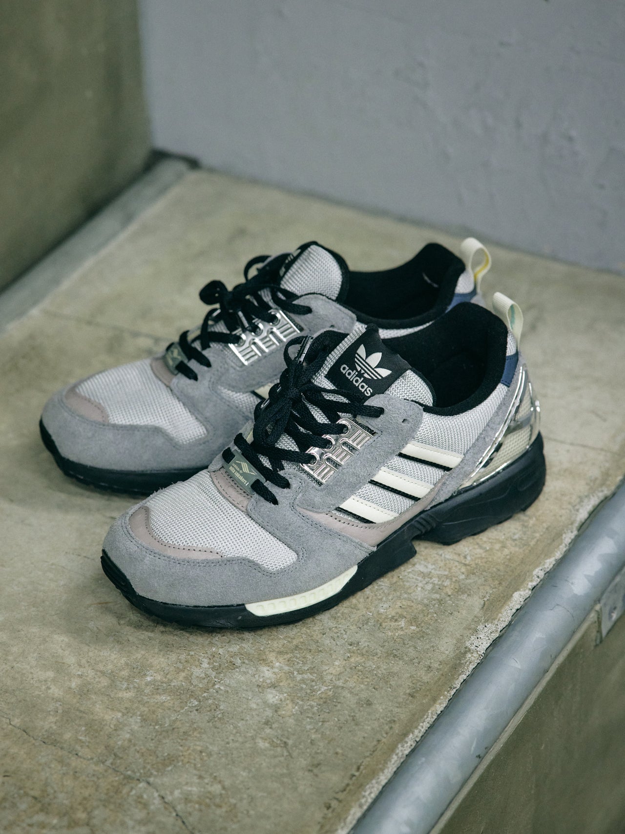 adidas Originalsの「ZX8000 “OFFSPRING×mita sneakers” “CONSORTIUM”のコラボスニーカー