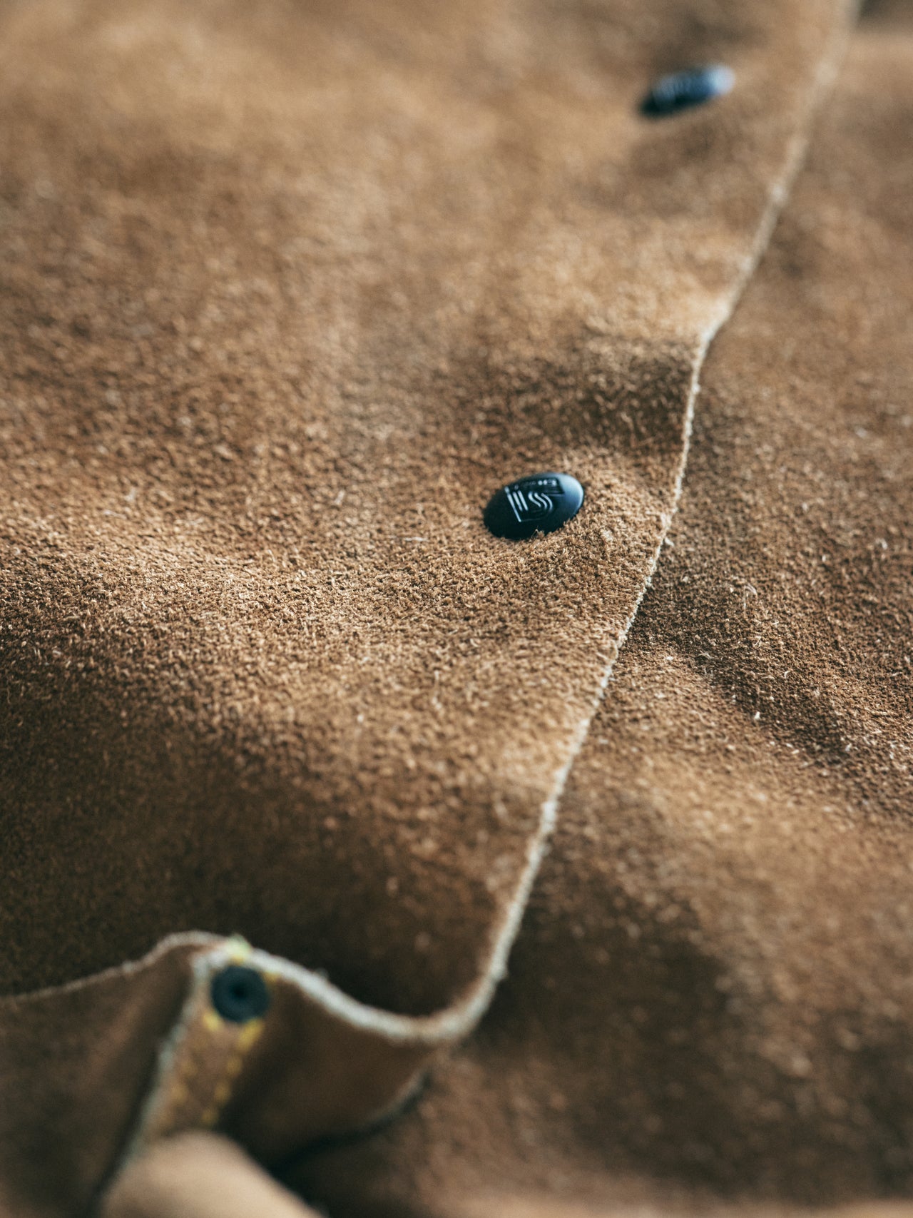 オシャレな人が買ってよかった古着のウェルディングジャケットのボタン