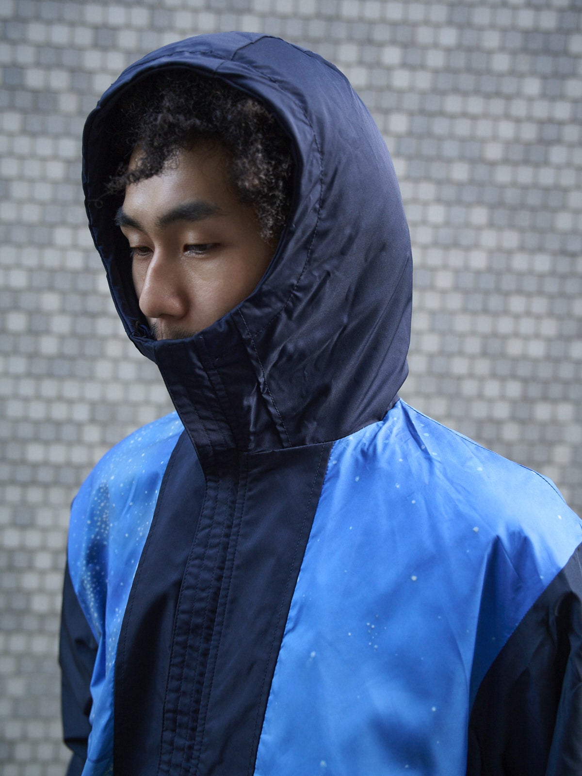 ビームスTのジャケット フード