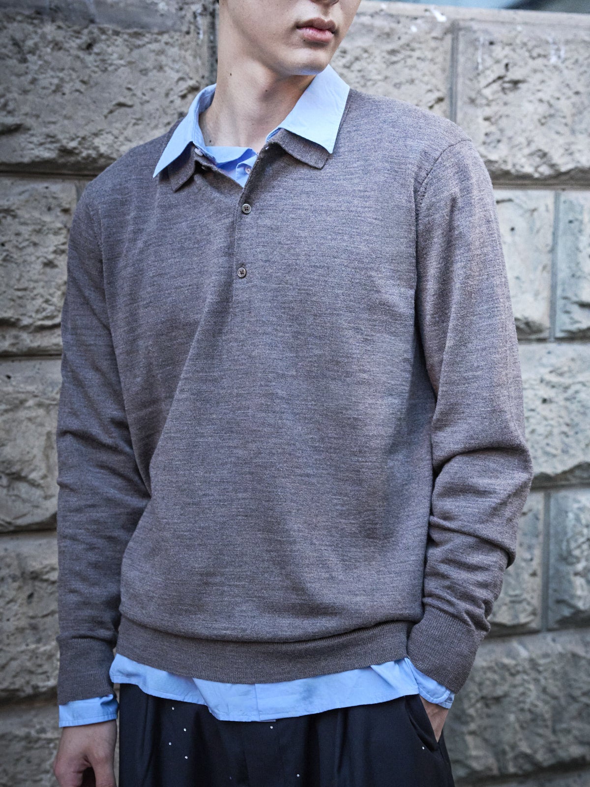 ユニクロ:シーのシャツとニット