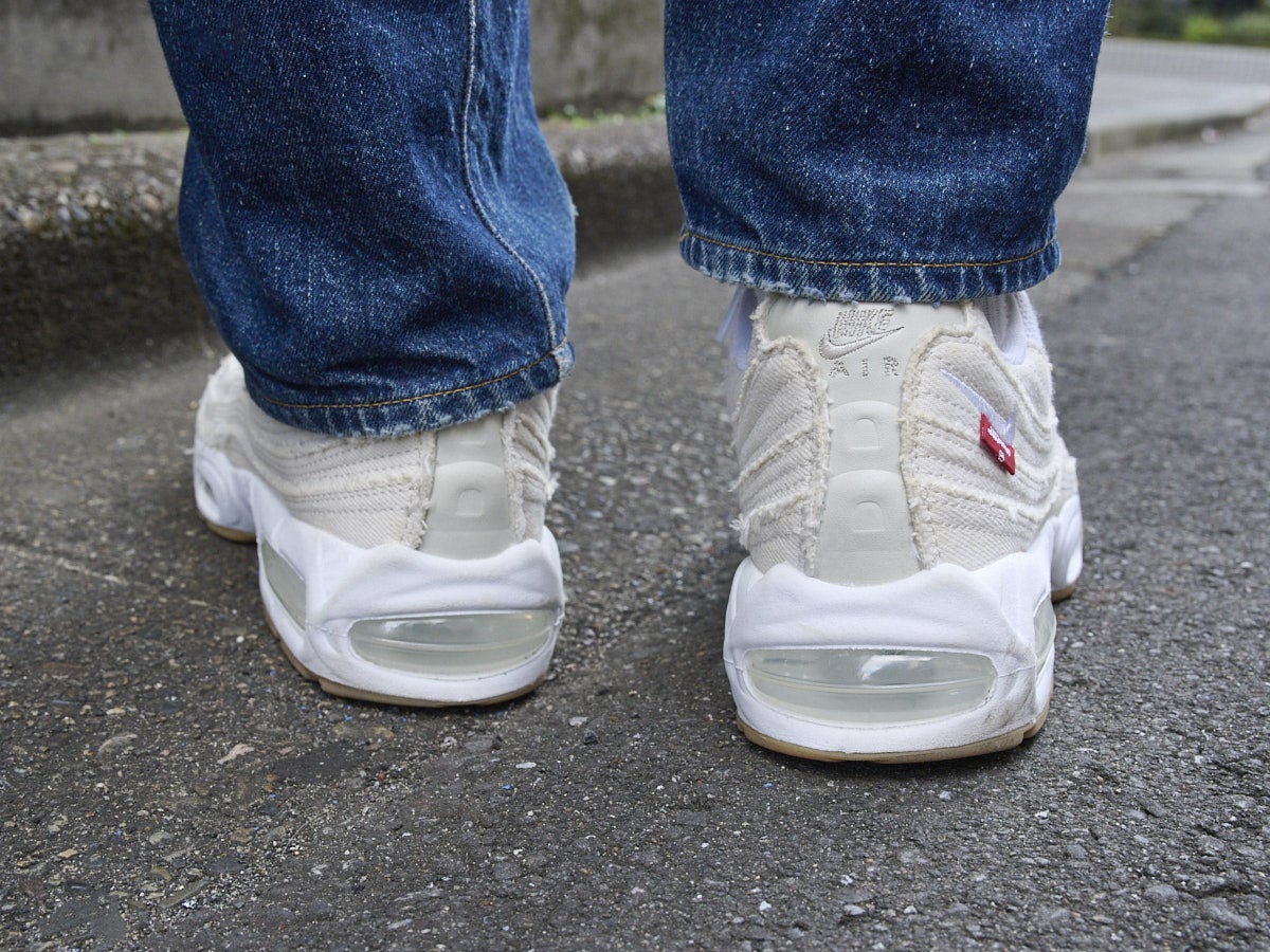 ナイキ×リーバイスのスニーカーのヒール