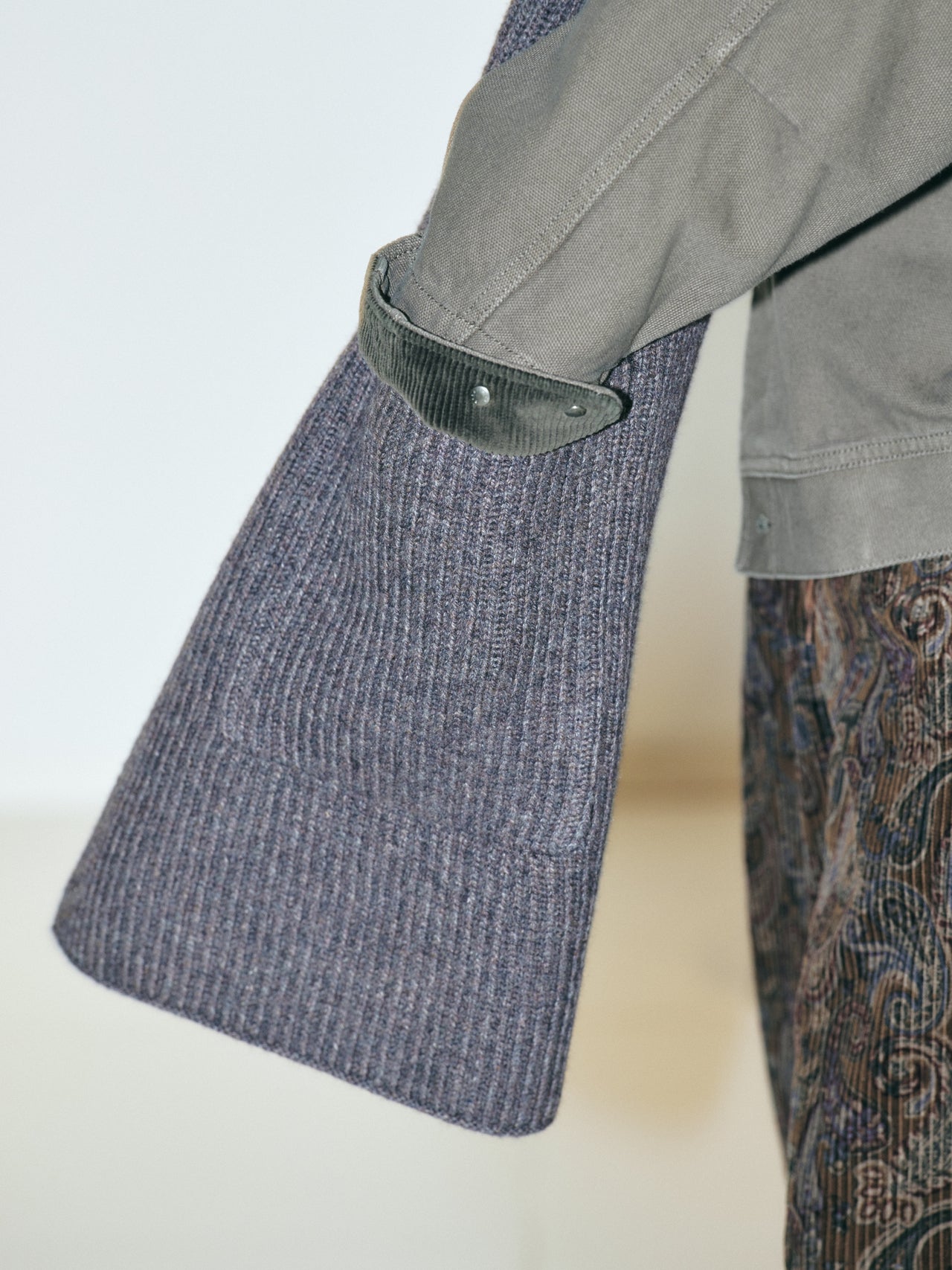 〈HAMILTON〉のマフラー