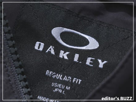 ほぼ毎日着てる。気温10度以上の日はこれ！ 「オークリー」の炭黒フーディージャケットに夢中。 [編集者の愛用私物 #259]