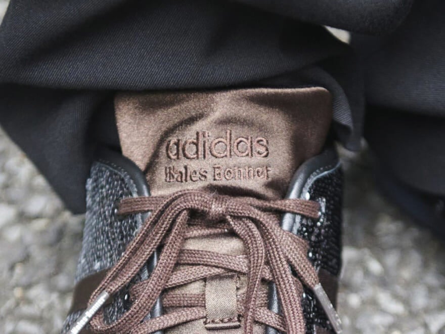 「アディダス」のクラシックスニーカーで“大人カラー”を選ぶ理由。特別なサンバ、革靴のような即完コラボ…5人の愛用品&正解着こなし。