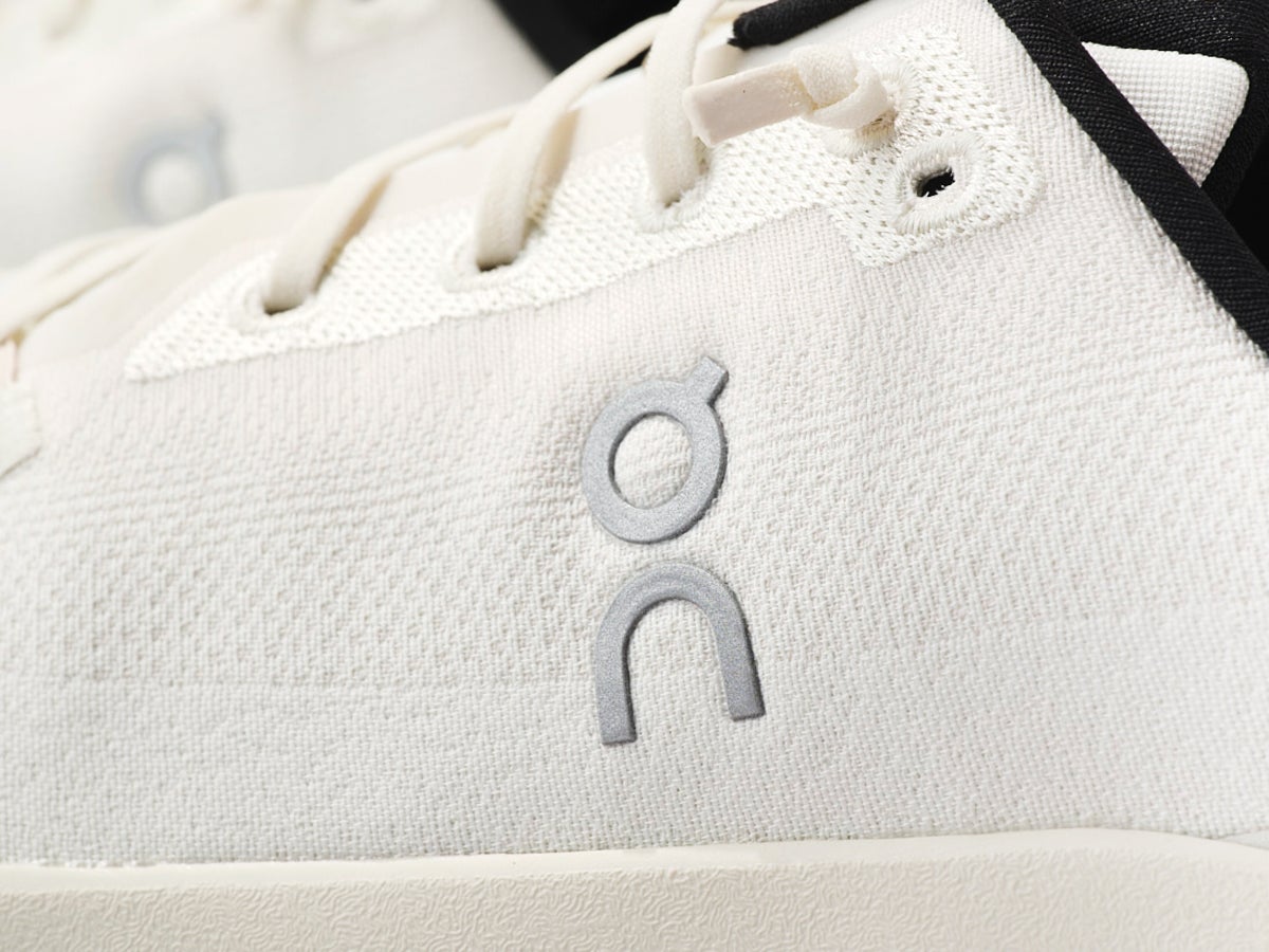 「On（オン）」の中でも最高クラスのクッション性がスゴすぎる。大人クリーンな白スニーカーがベストセラーになった理由が分かった！