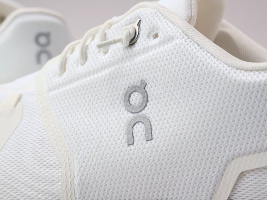 「On（オン）」の新作白スニーカーが素晴らしすぎた。 服好きたちを魅了する圧倒的履き心地と大人クリーンな佇まいに惹かれる！