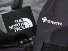 「４強アウトドアブランド」の“ダウンじゃない”高機能アウター６選！いま買って冬まで使えるモンベル、ザ・ノース・フェイス、パタゴニア、アークテリクスの名品！