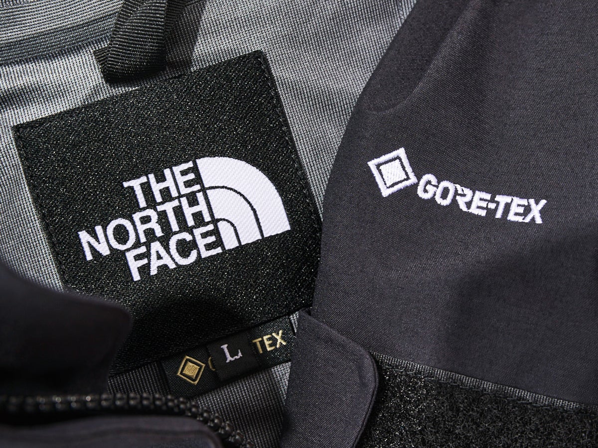 「４強アウトドアブランド」の“ダウンじゃない”高機能アウター６選！いま買って冬まで使えるモンベル、ザ・ノース・フェイス、パタゴニア、アークテリクスの名品！