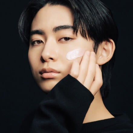 語りたくなる機能とデザイン。「黒KANEBO」のスキンケアが、僕らにぴったりな理由