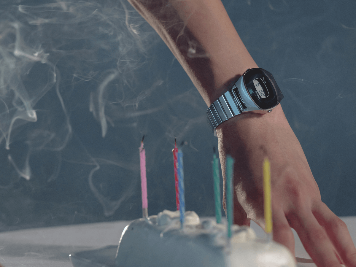 「タイメックス」のあの名作デジタルウォッチが待望の復刻！レトロなのに鮮度抜群なルックスに注目！[Watch- 今月のウォッチ]