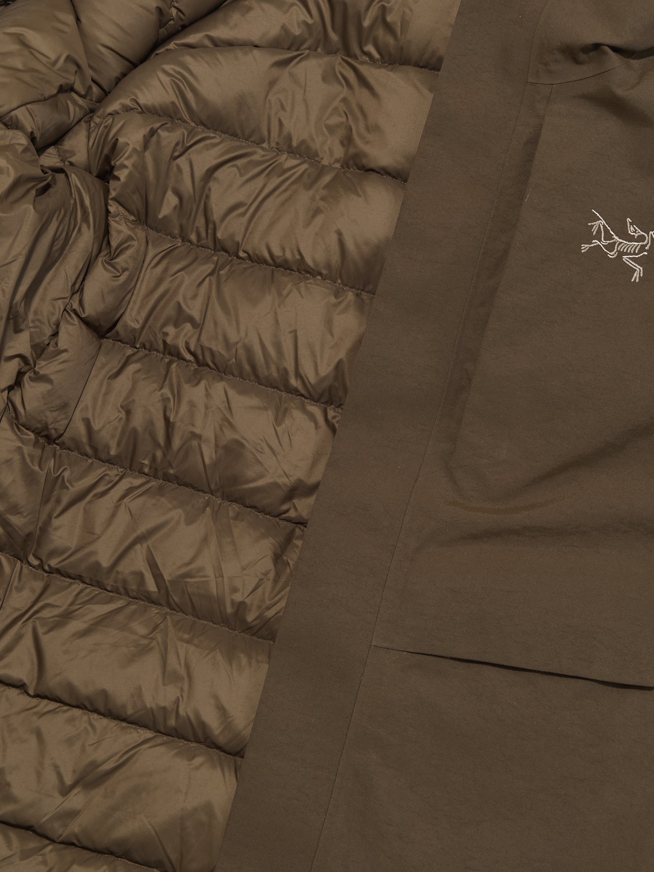 アークテリクスのサーミー ダウンパーカのライニング