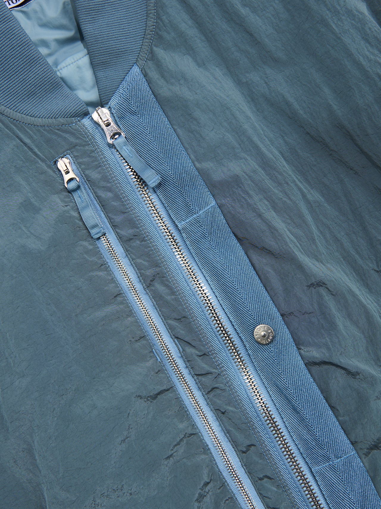 ストーンアイランド 4100038 NYLON METAL IN ECONYL® アップ