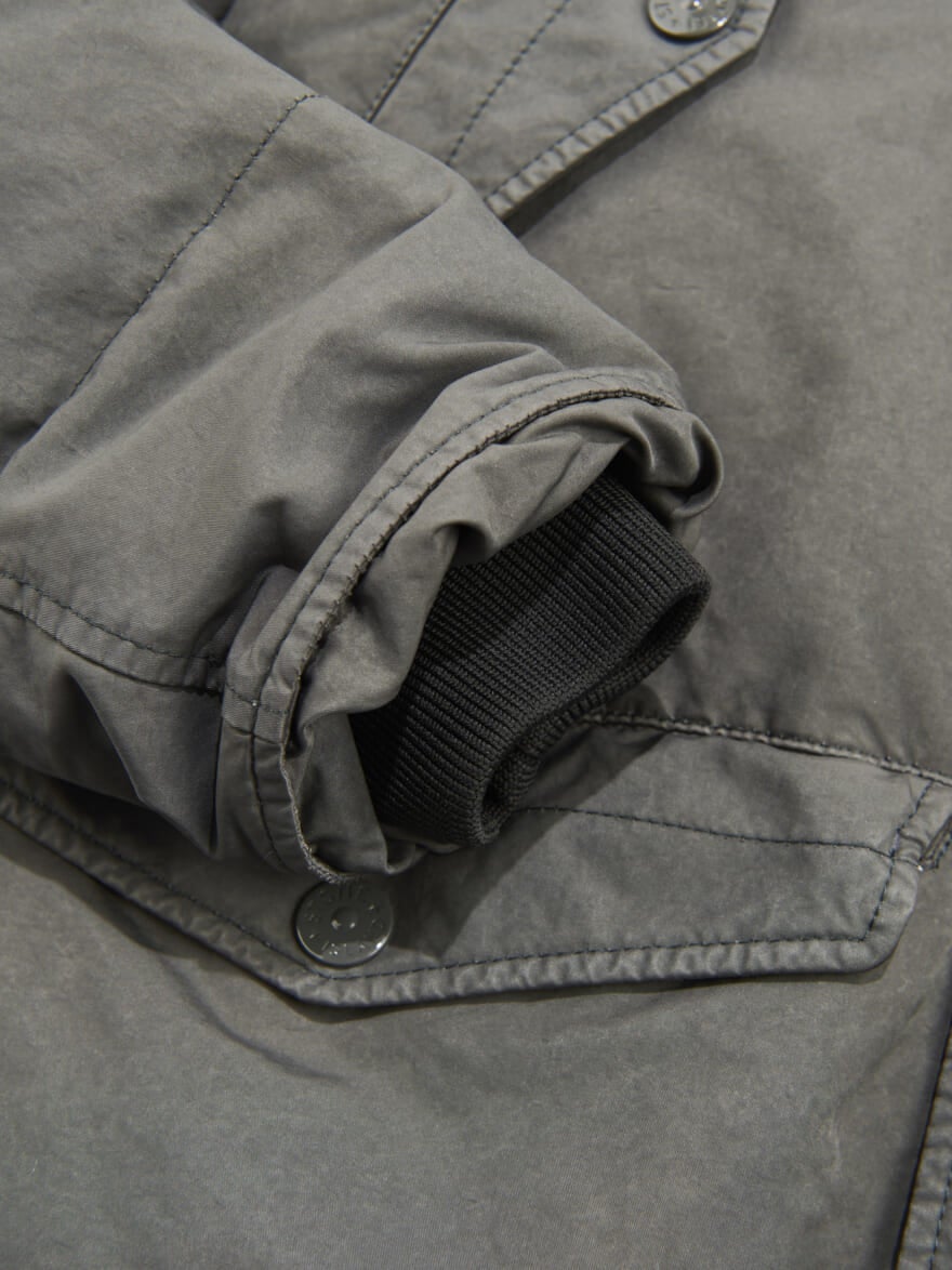 ストーンアイランドの新作ダウン　4100108 DAVID-TC_STONE ISLAND GHOST　袖