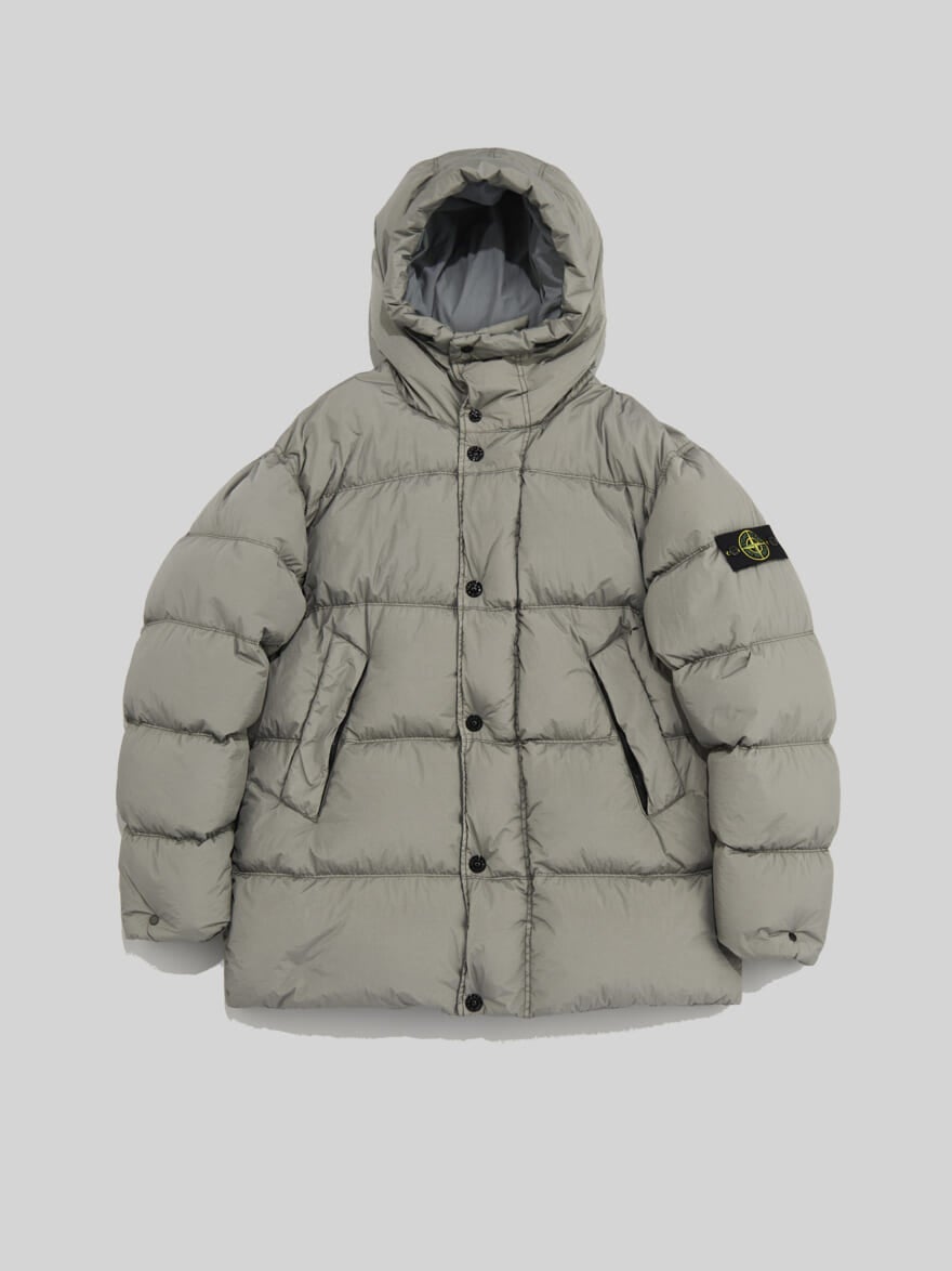 ストーンアイランドの新作ダウン　4100012 CRINKLE REPS NY, RECYCLED NYLON　全体図