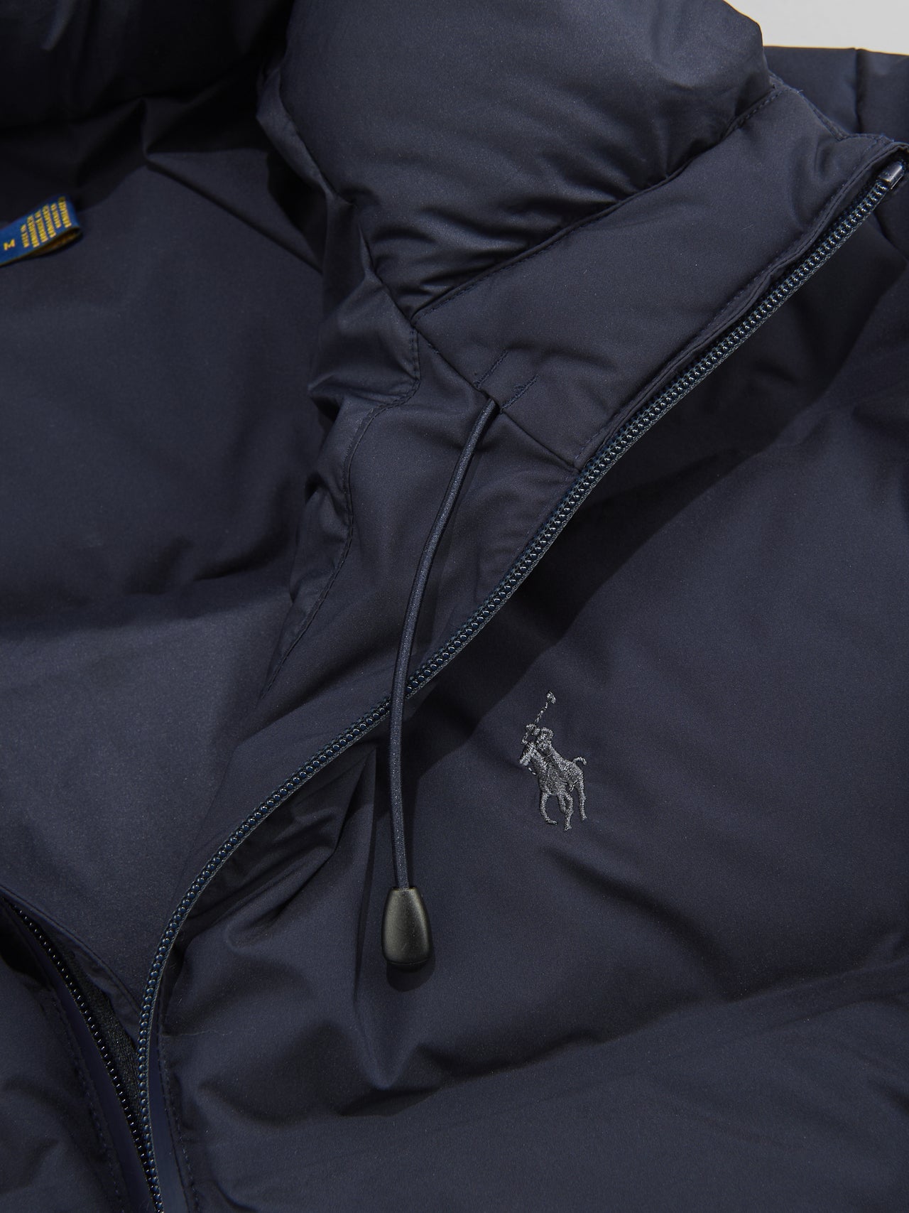 「ポロ ラルフ ローレン」で買うべき最強ダウン／マット キルテッド ダウン コートのポニー