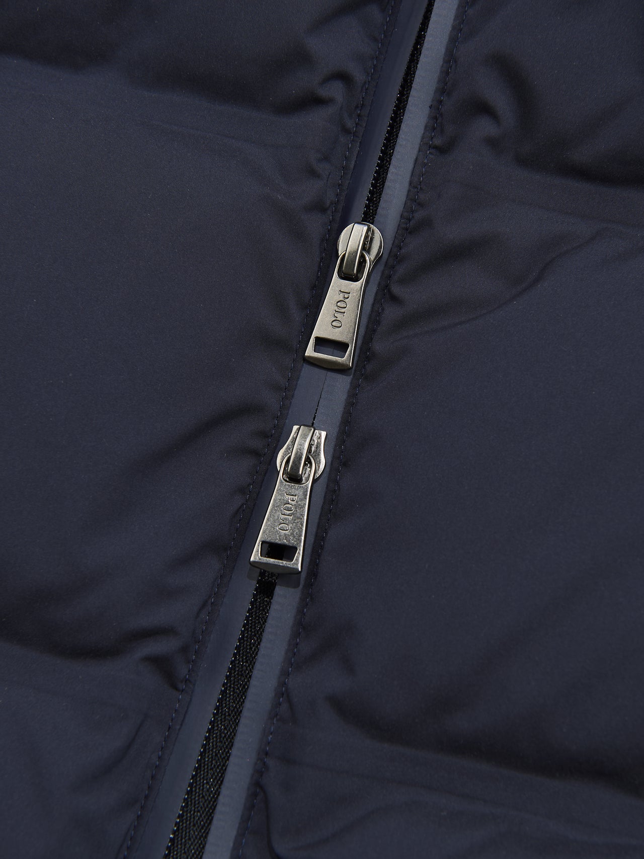 「ポロ ラルフ ローレン」で買うべき最強ダウン／マット キルテッド ダウン コートの止水ジップ