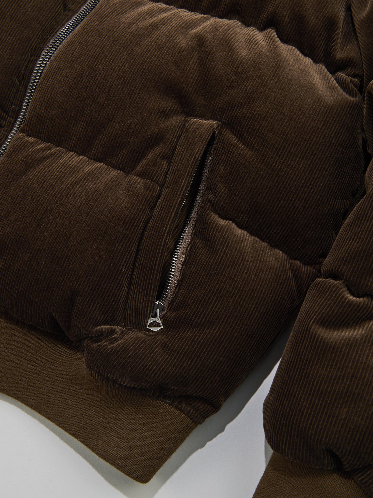 「ポロ ラルフ ローレン」で買うべき最強ダウン／コーデュロイ ダウン ジャケットのジップポケット