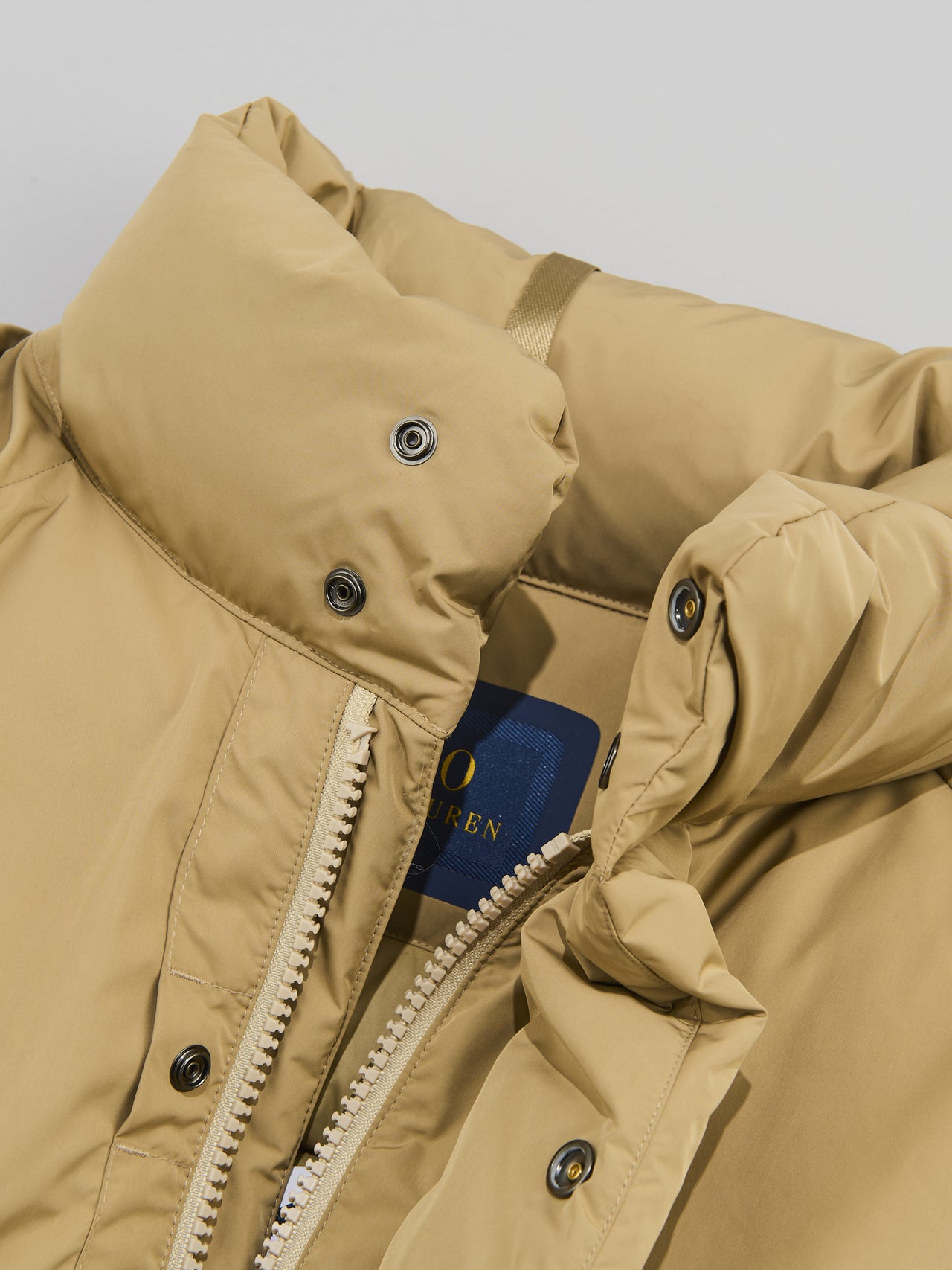 「ポロ ラルフ ローレン」で買うべき最強ダウン／モックネック ダウン コートのフロントジップ