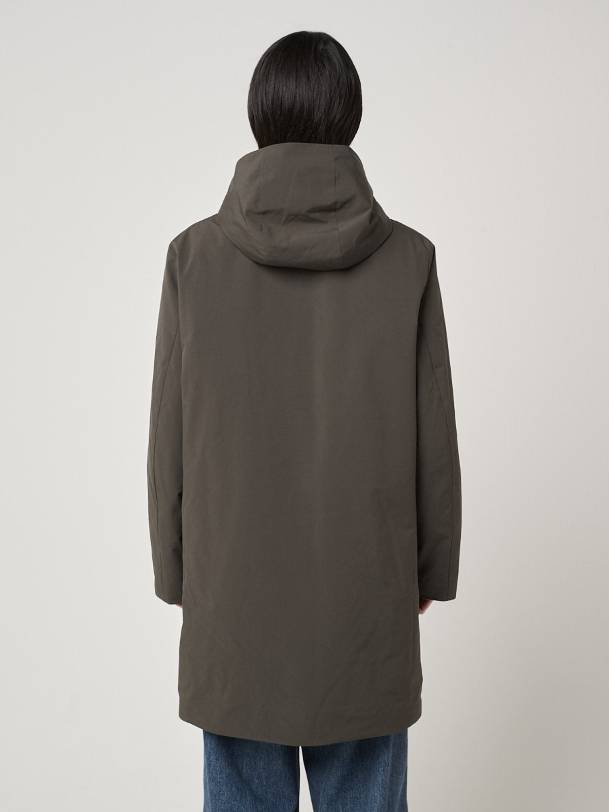 ユニクロで買うべき最強ダウン①「ハイブリッドダウンコート」を試着のバック