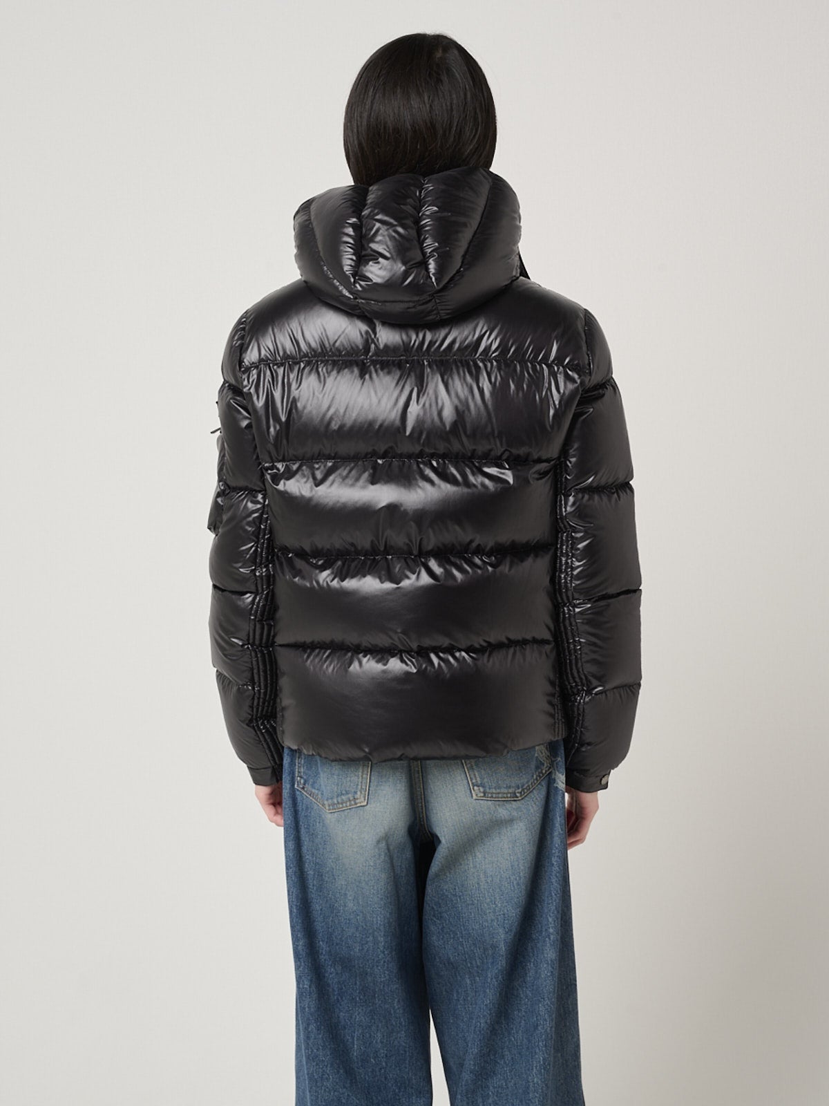 タトラスのBELBO ベルボ ダウンジャケット 試着の様子 バック