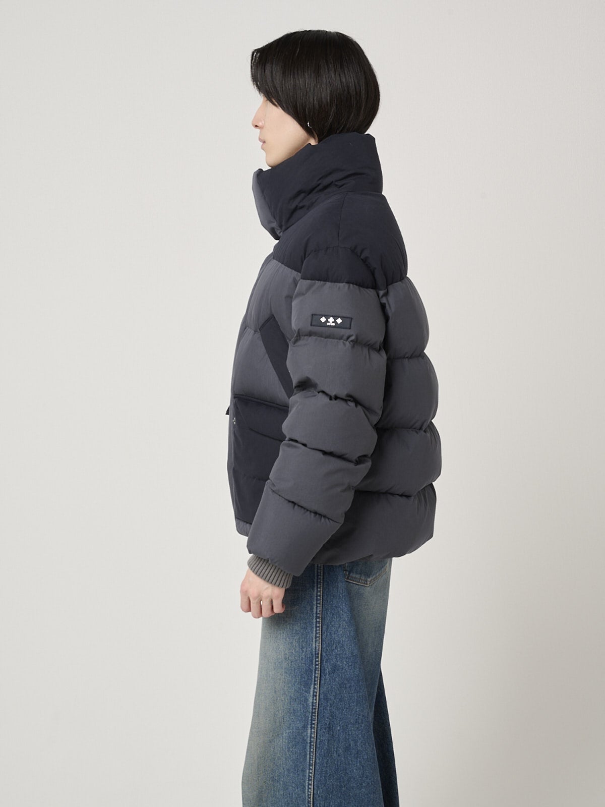 タトラスのAILANTO アイラント ダウンジャケット 試着の様子 試着の様子 サイド