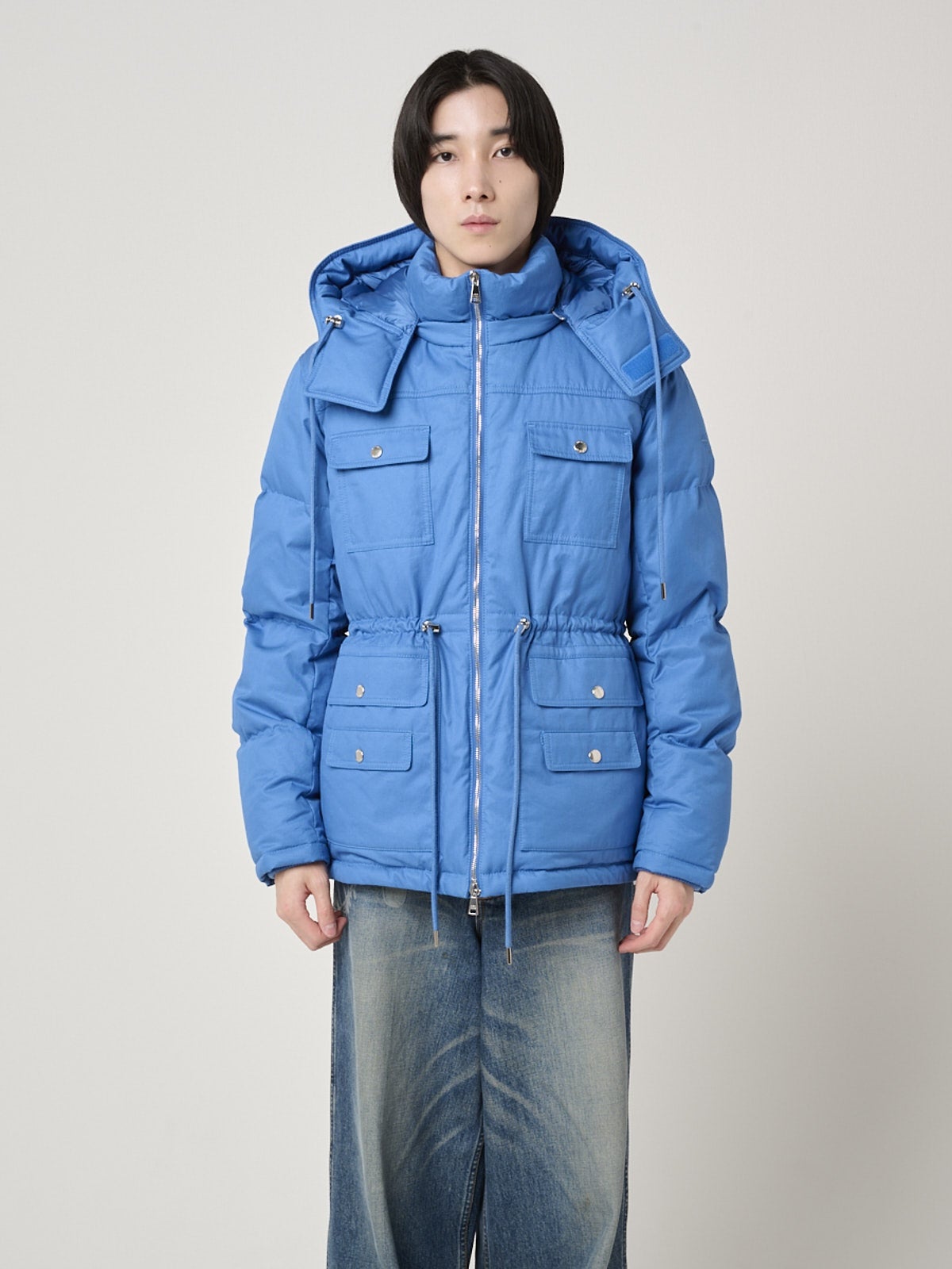 タトラスのシレーネ ダウンジャケット 試着の様子