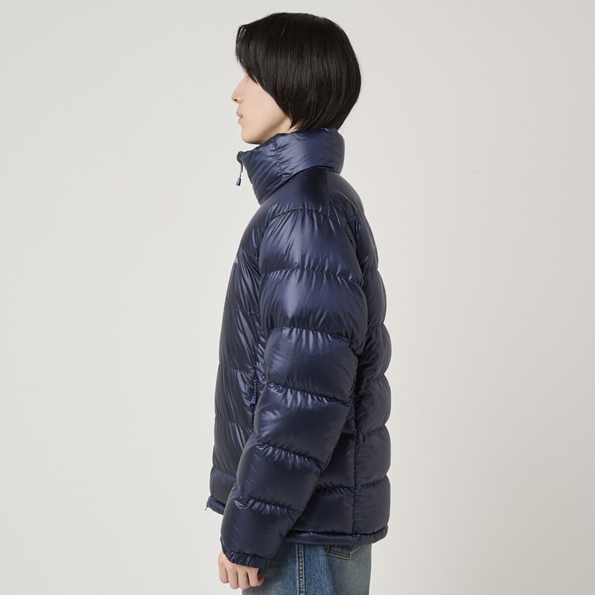 モンベルのアルパインダウン ジャケットの着用のサイド