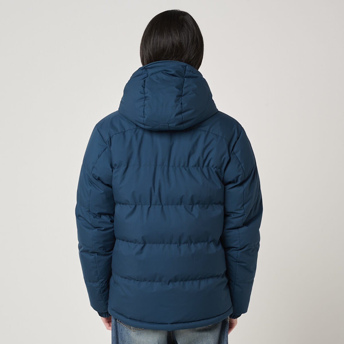 モンベルのパーマフロスト ダウンパーカの着用のバック