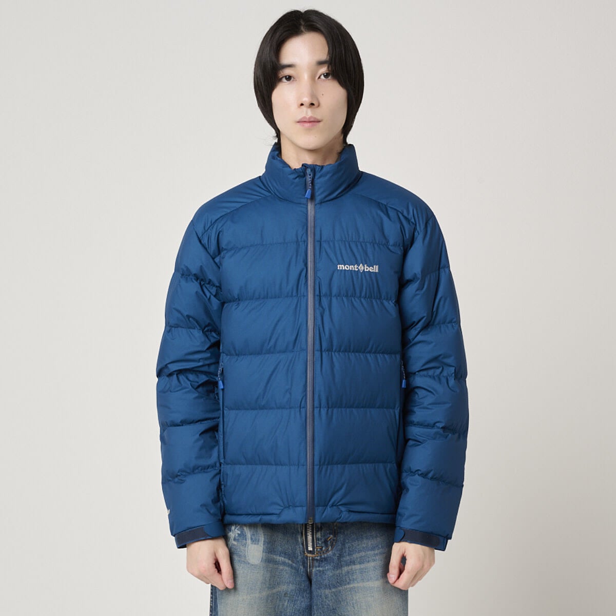 モンベルのパーマフロスト ライトダウンジャケットの着用のフロント