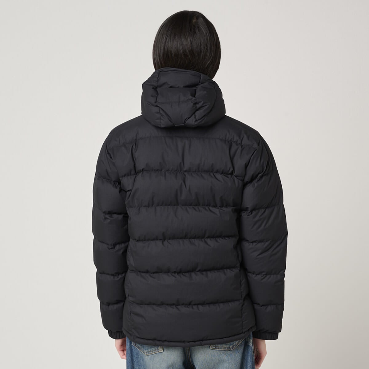 モンベルのパーマフロスト ライトダウンパーカの着用のバック