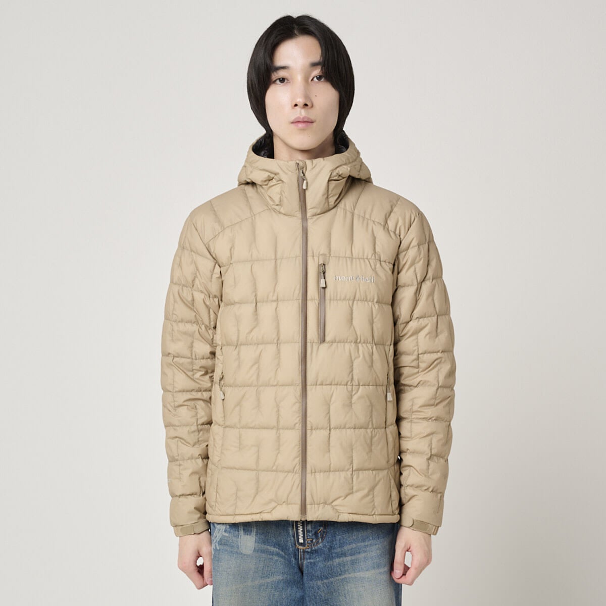 モンベルのイグニスダウン パーカのフロント