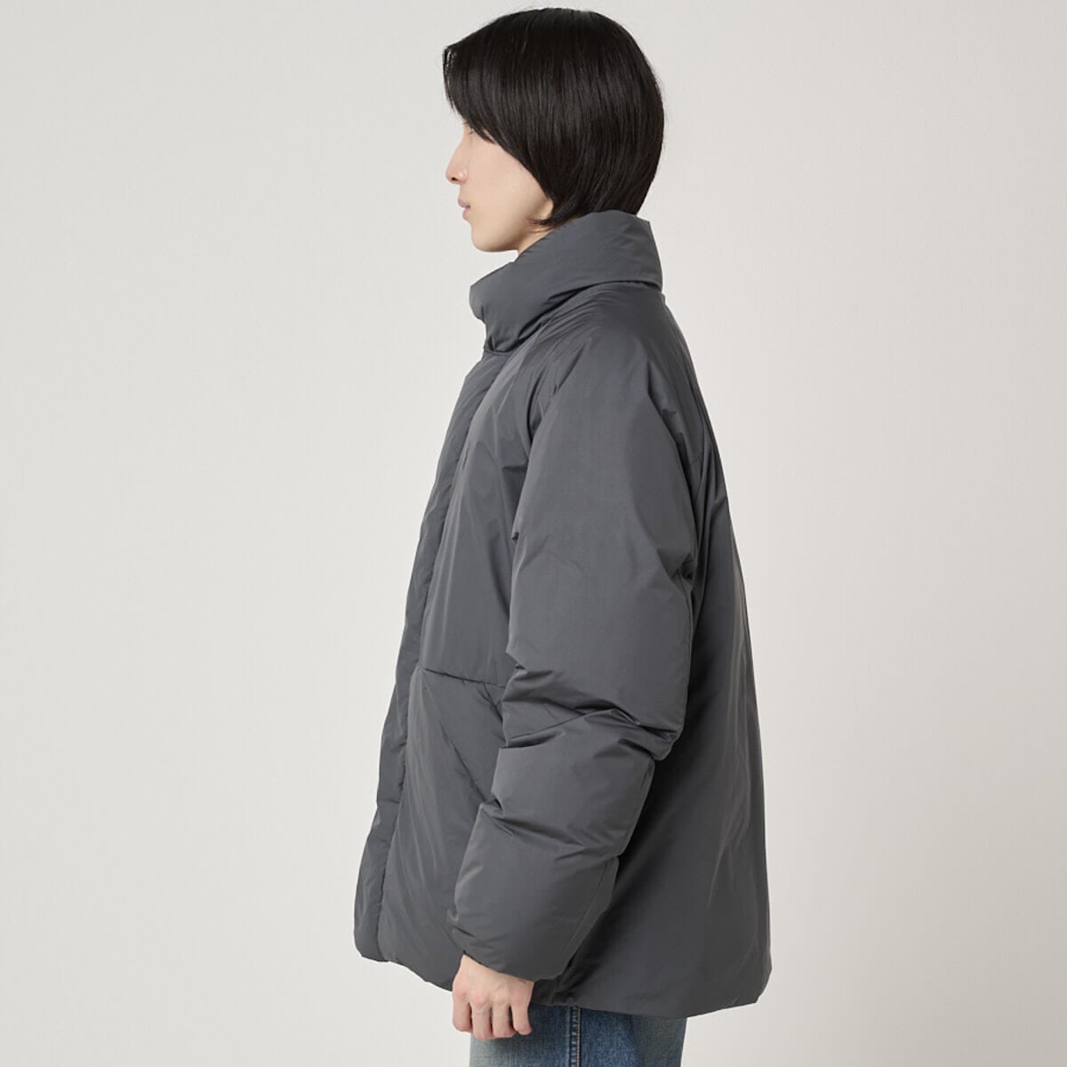 「ポロ ラルフ ローレン」で買うべき最強ダウン／モックネック ダウン ジャケットの着用のサイド