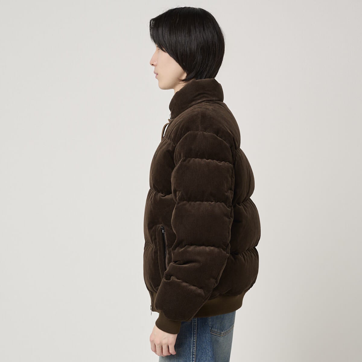 「ポロ ラルフ ローレン」で買うべき最強ダウン／コーデュロイ ダウン ジャケットの着用のサイド