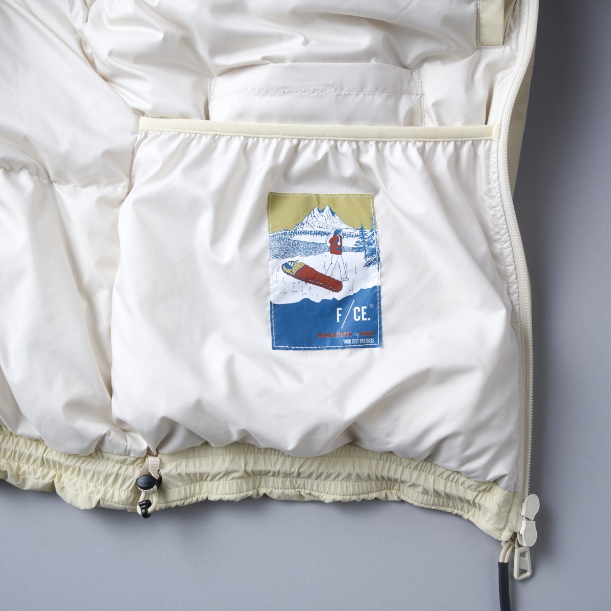 ナンガの新作ダウン ダウンジャケット(エフシーイー×ナンガ)  内側